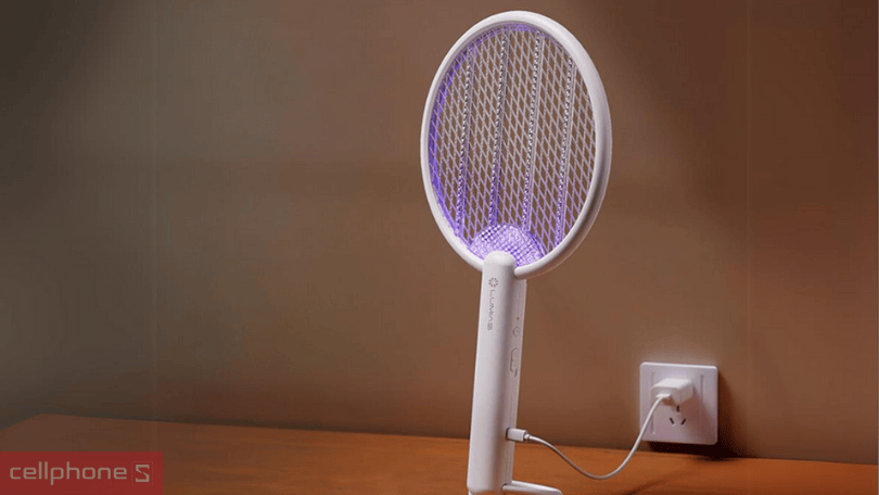 Tiện ích đi kèm của vợt muỗi có đèn UV Lumias V5