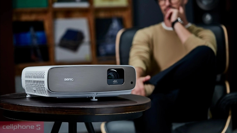 Máy hút bụi cầm tay cũ