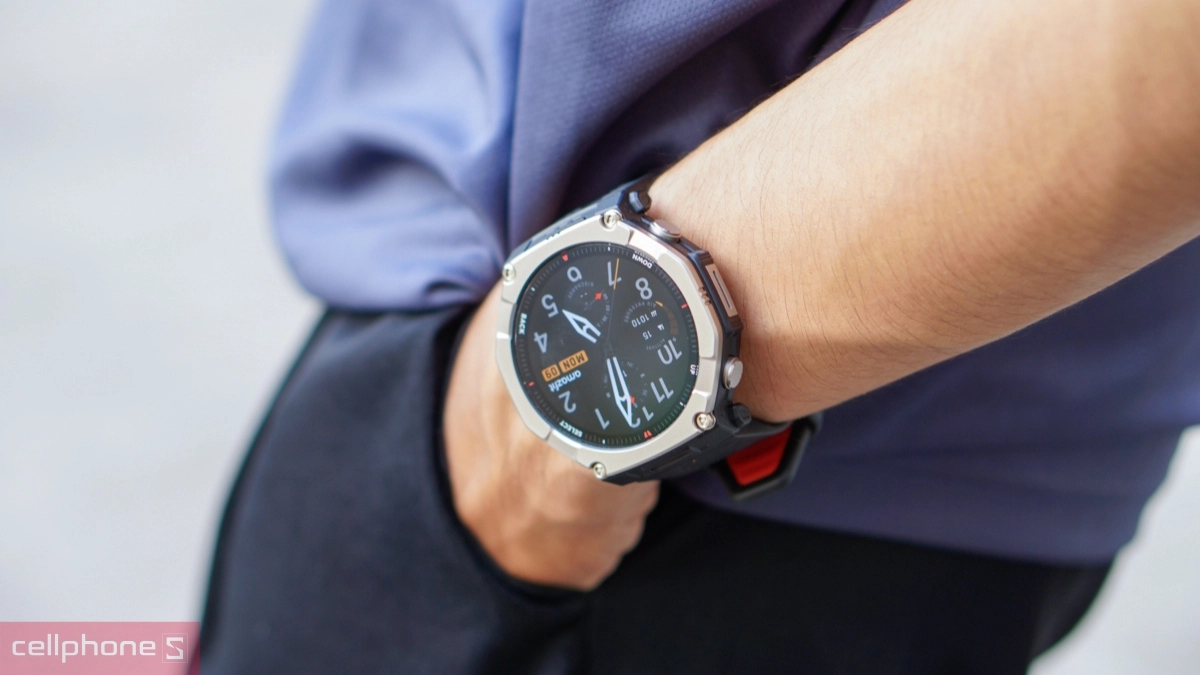 Thiết kế Titan đồng hồ thông minh Amazfit T-Rex Ultra 2