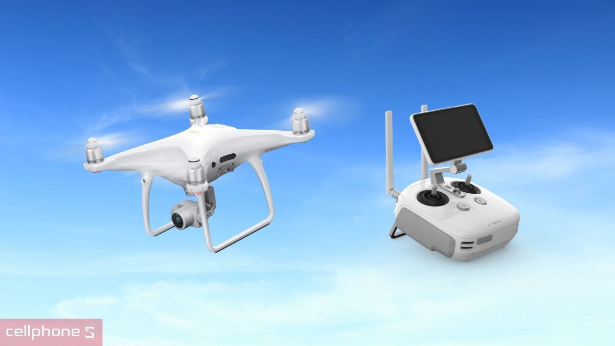 Động cơ mạnh mẽ, bay ổn định 