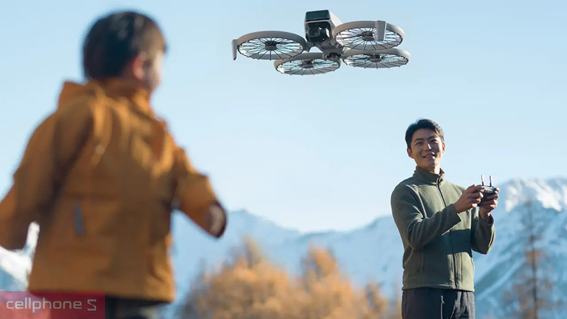 Flycam DIJ Flip Combo chống rung, kháng gió tốt Flycam DIJ Flip Combo chống rung, kháng gió tốt