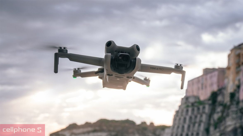 Flycam DJI dân dụng Mini 4 Fly More Combo Plus DJI RC 2 - Thiết kế siêu nhẹ, quay phim chuyên nghiệp, sắc nét