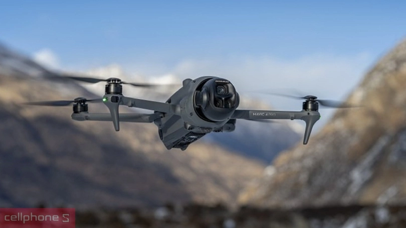 Động cơ, khả năng chịu gió của flycam DJI Mavic 4 Pro 512GB Creator Combo RC Pro 2flycam DJI Mavic 4 Pro 512GB Creator Combo RC Pro 2