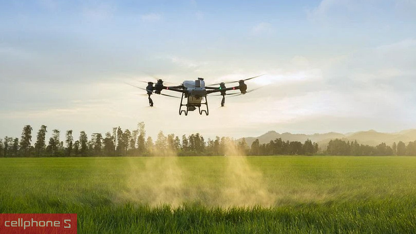 Flycam máy bay nông nghiệp phun thuốc trừ sâu DJI Agras T25 – Nâng cao năng suất nông nghiệp