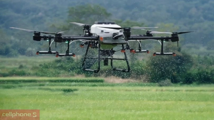 Dung tích và hiệu suất phun của flycam máy bay nông nghiệp phun thuốc trừ sâu DJI Agras T30
