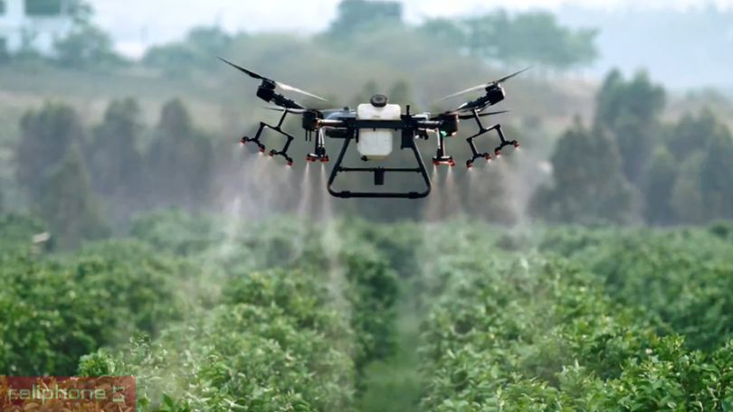 Hệ thống phun của flycam máy bay nông nghiệp phun thuốc trừ sâu DJI Agras T30