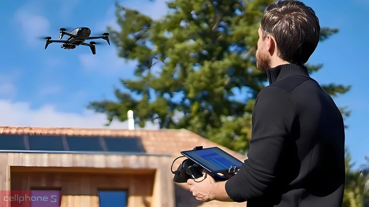 Động cơ mạnh mẽ và khả năng giữ thăng bằng ấn tượng của Parrot Bebop-Pro Thermal