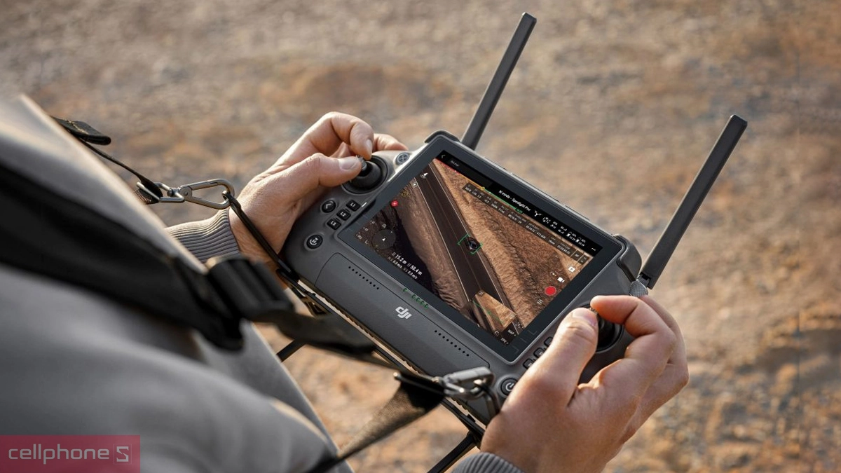 Thiết kế, màn hình DJI RC Plus