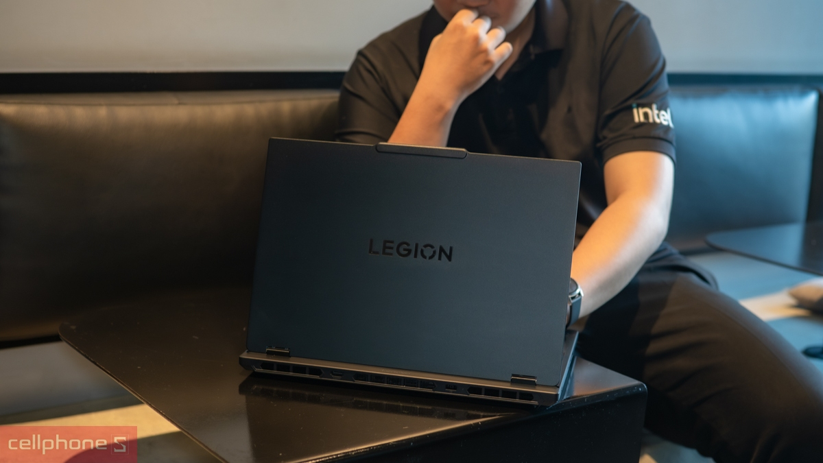 Lenovo Legion cũ dễ dàng nâng cấp cấu hình