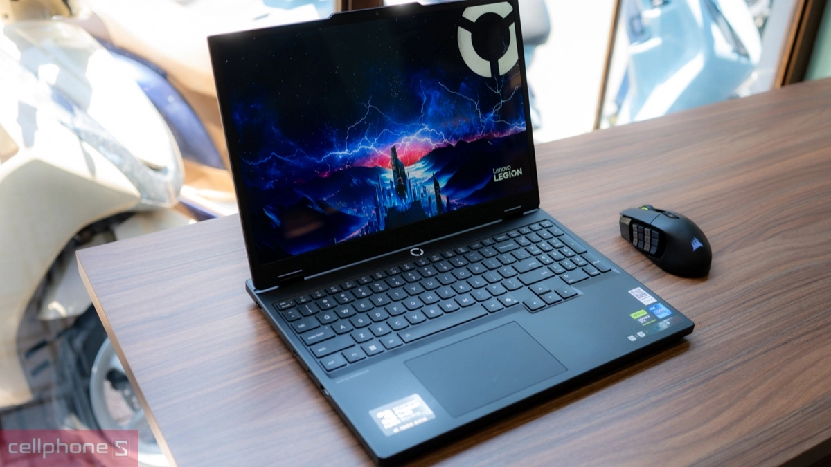 Lenovo Legion cũ có màn hình độ phân giải cao