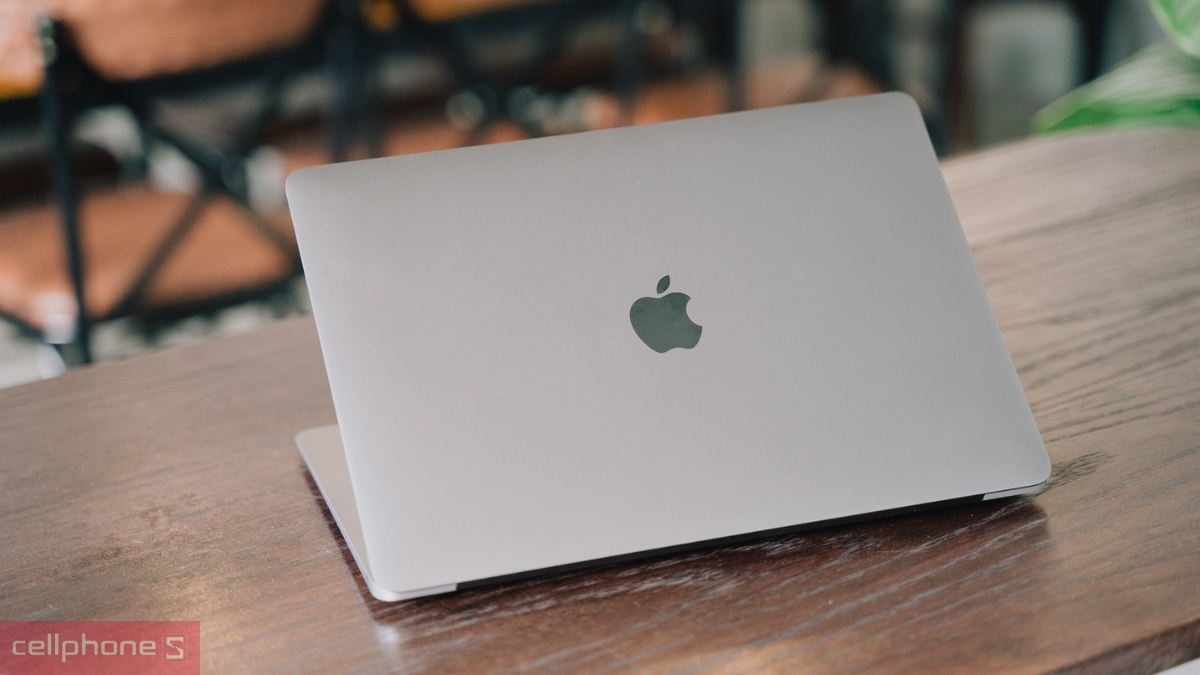 Macbook Air M1 cũ trầy xước vẫn đáp ứng tốt nhu cầu