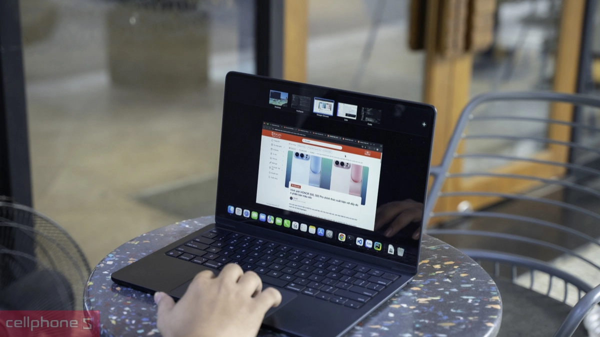 MacBook Air M2 cũ trầy xước giá tiết kiệm, hiệu năng vẫn ổn định
