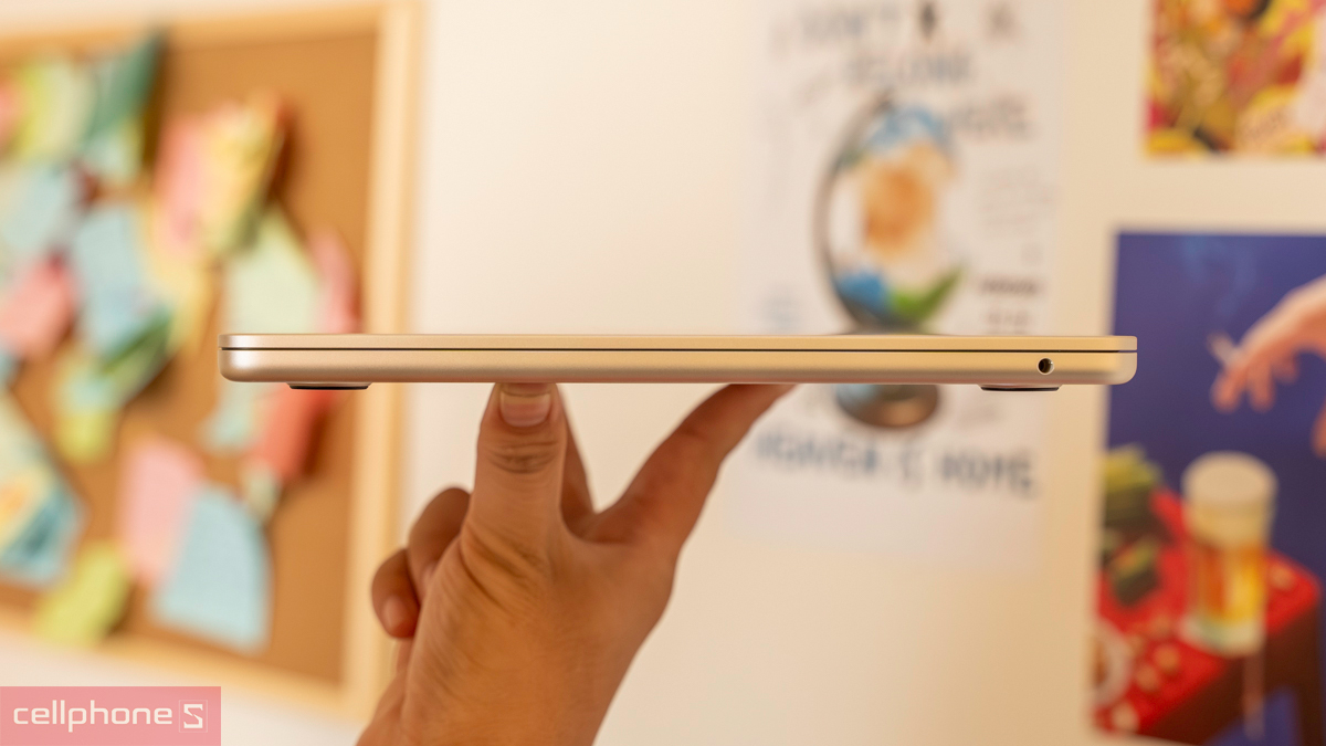 MacBook Air M5 cũ vận hành êm ái nhờ thiết kế không quạt