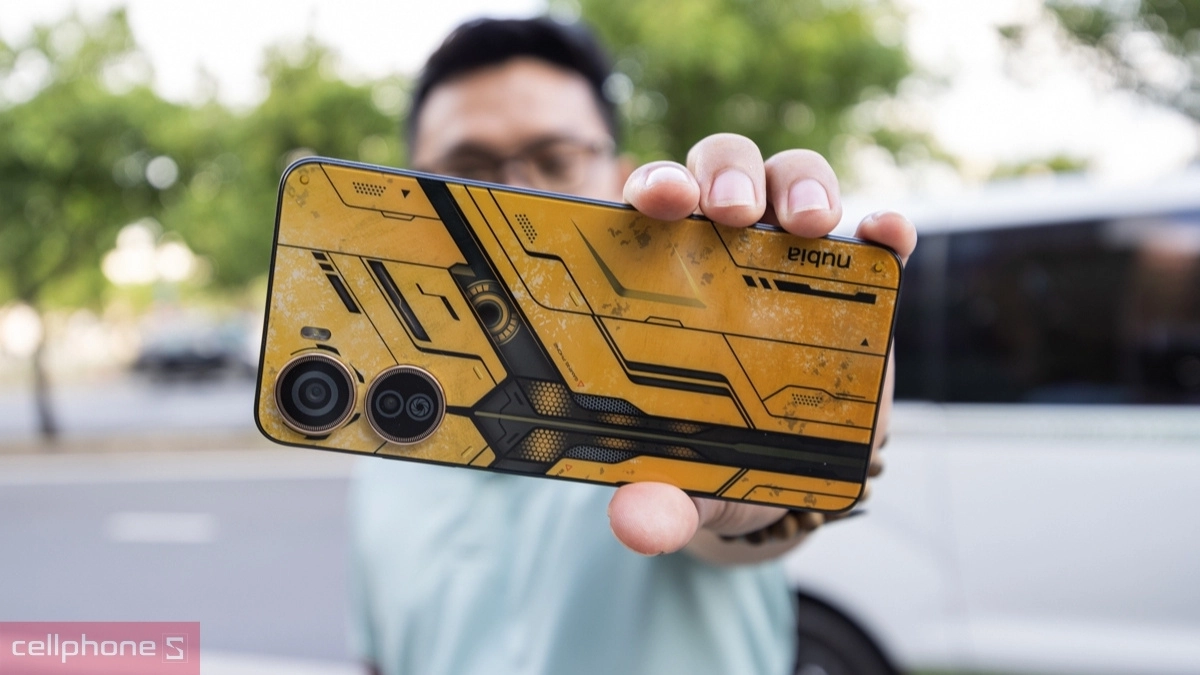 Điện thoại Nubia cũ xước cấn