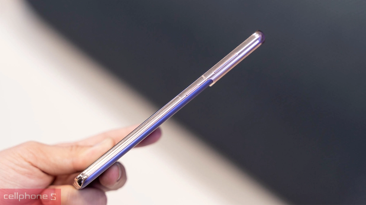 Samsung Galaxy S21 cũ trầy xước