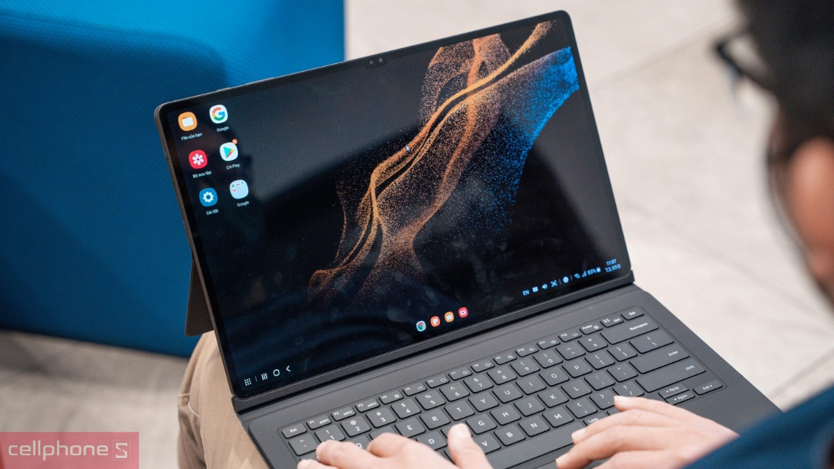 Samsung Galaxy Tab S8 Ultra cũ trầy xước nhẹ vẫn vận hành ổn định