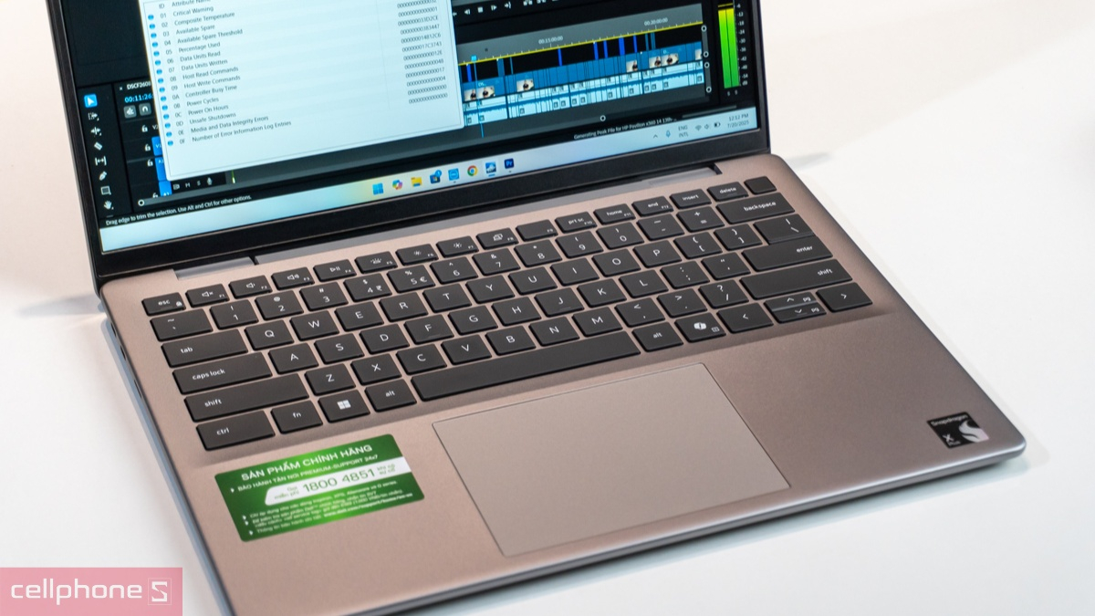 Dell Inspiron cũ trầy xước vẫn duy trì phần cứng ổn định
