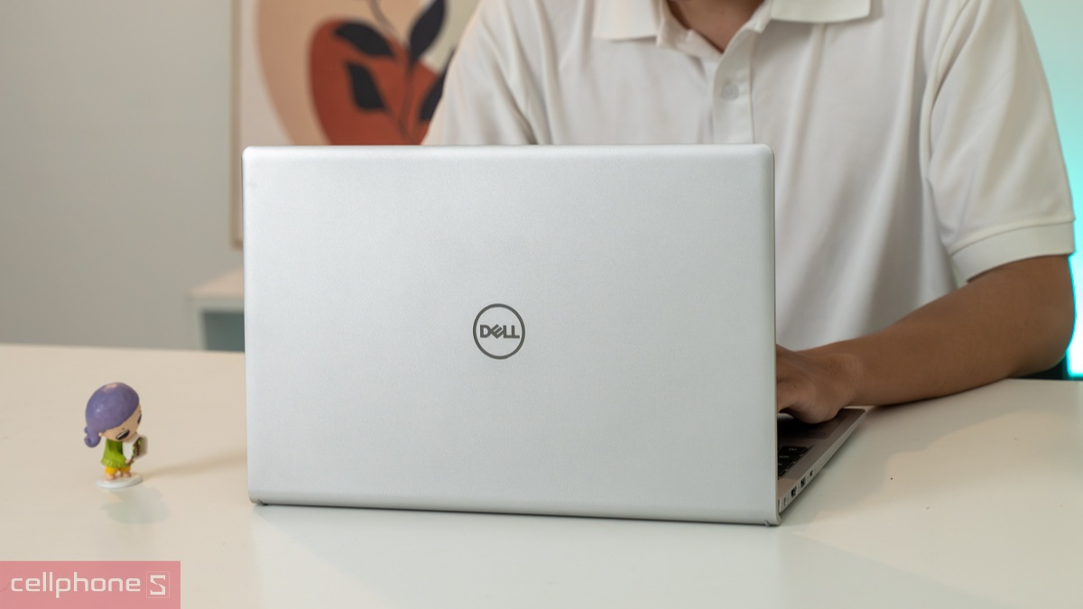 Dell Inspiron cũ giúp tiết kiệm chi phí đầu tư thiết bị