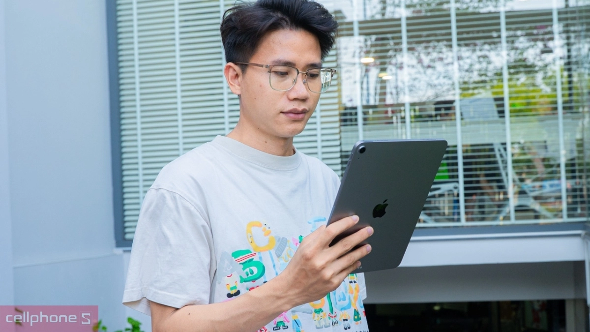 Giá bán của iPad cũ rẻ hơn máy mới