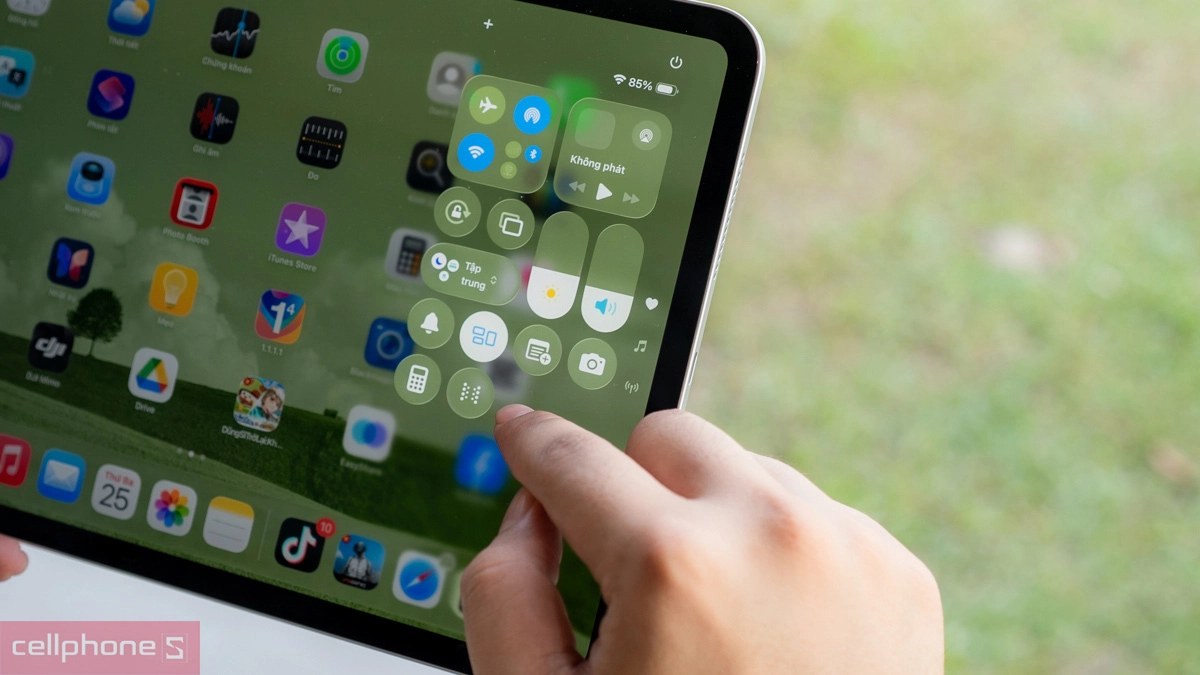 giá iPad cũ rẻ hơn máy mới