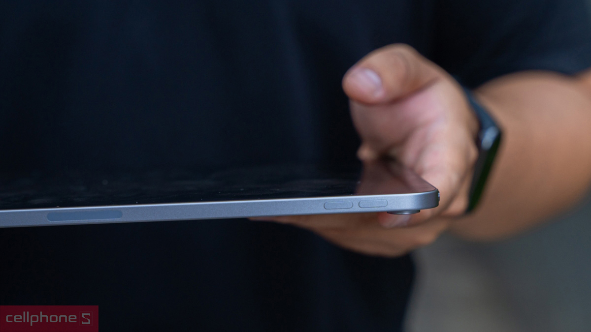 Kiểm tra thiết kế, các góc cạnh iPad cũ