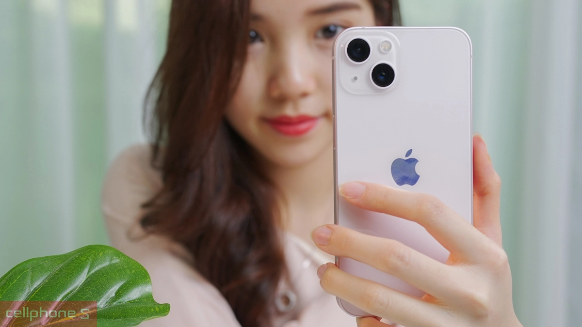 Thời lượng pin ấn tượng trên iPhone 13 256GB 2 sim cũ đẹp