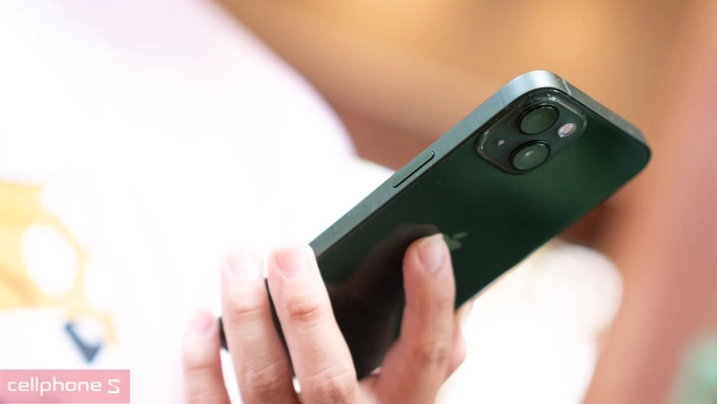 Có nên mua iPhone 13 Base cũ ở thời điểm hiện tại