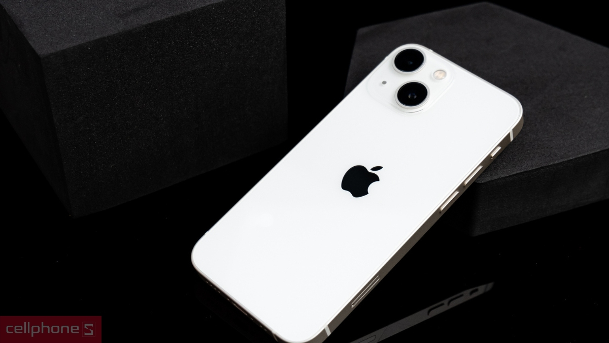 Cấu hình iPhone 13 mini 512GB cũ trầy xước mạnh mẽ với chip A15 Bionic