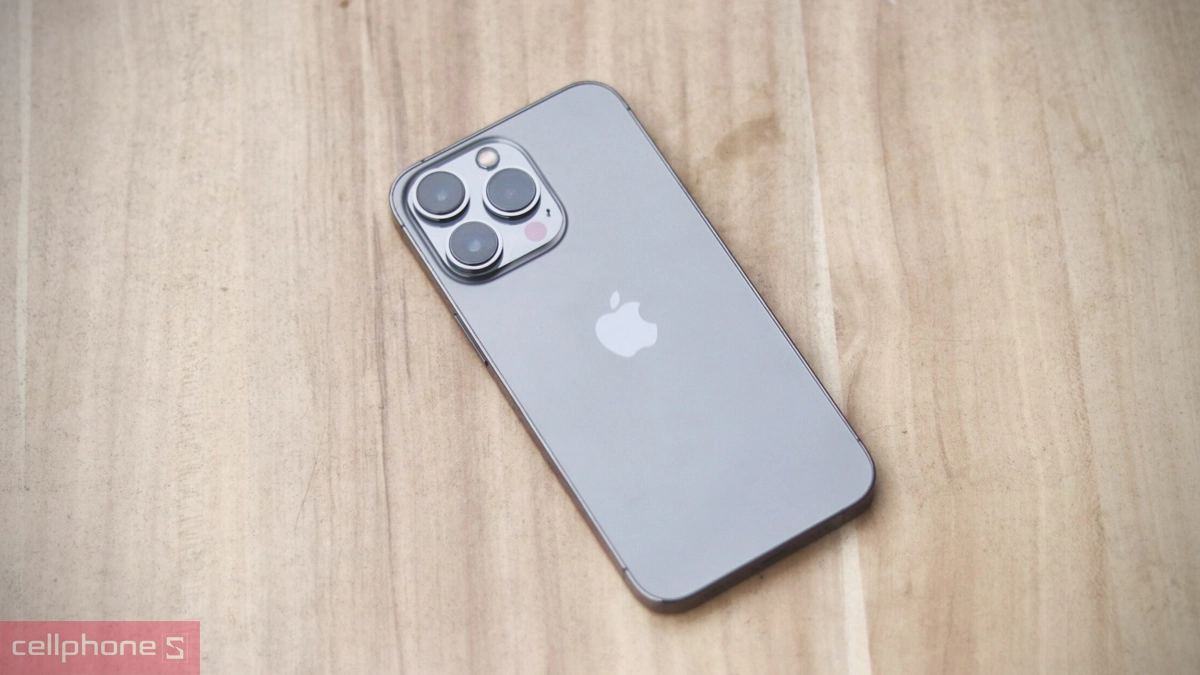 Trải nghiệm xử lý mượt mà mọi tác vụ với iPhone 13 Pro 256GB cũ trầy xước