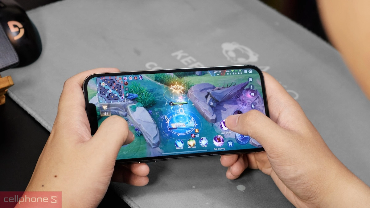 Thoải mái giải trí, làm việc trên iPhone 13 Pro Max 1TB cũ trầy xước