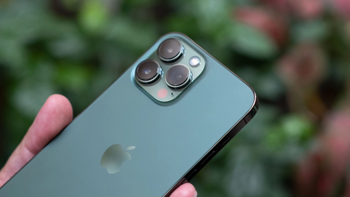 iPhone 13 Pro Max cũ còn được cập nhật iOS bao lâu