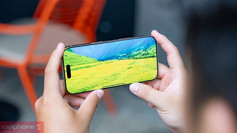 Màn hình 6.3 inch sắc nét