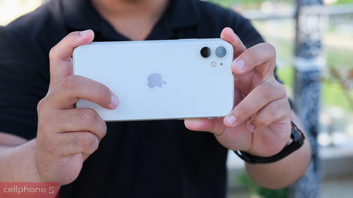 iPhone 11 128GB 2 SIM cũ đẹp sở hữu cụm camera kép 12MP