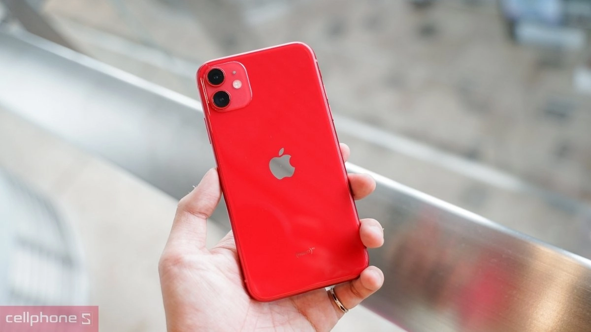 iPhone 11 cũ xước cấn