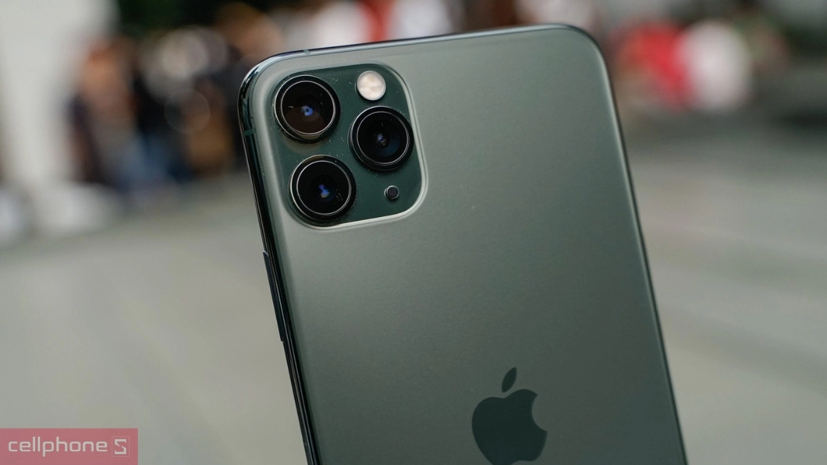 Camera iPhone 11 Pro Max 64GB 2 sim cũ trầy xước
