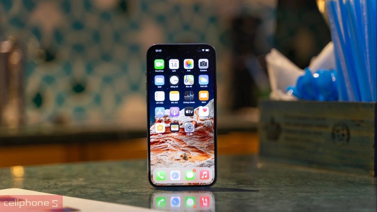 Dung lượng lưu trữ ấn tượng của iPhone 12 Pro Max 128GB cũ trầy xước