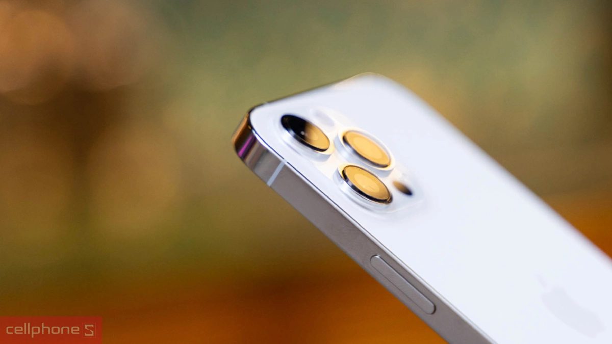 Thiết kế, tình trạng cũ của iPhone 12 Pro Max 128GB cũ trầy xước