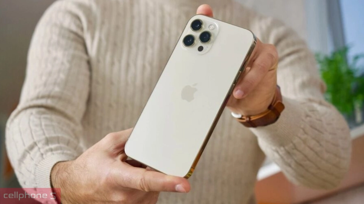 iPhone 12 Pro Max 128GB cũ xước cấn có hệ thống camera đỉnh cao