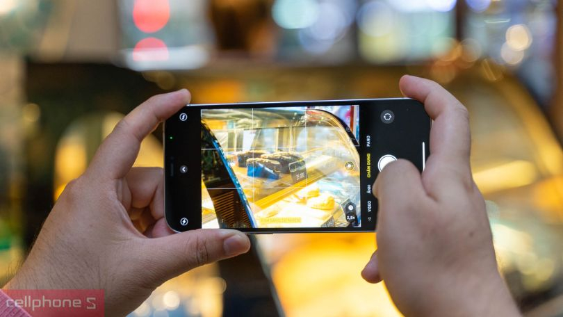 Camera sắc nét, cảm biến chính 12MP