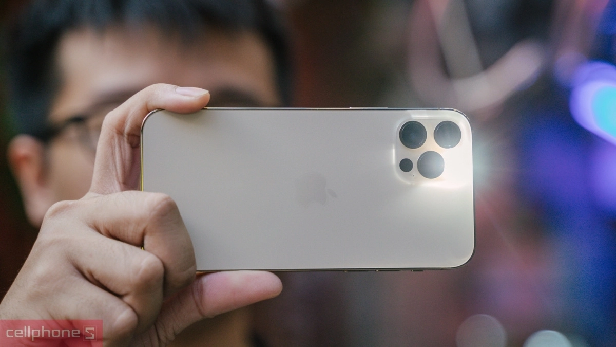 Camera và khả năng quay chụp của iPhone 12 Pro 256GB cũ xước cấn