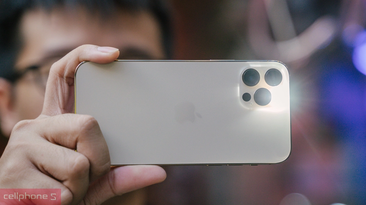 Camera và chất lượng quay chụp của iPhone 12 Pro 512GB cũ trầy xước