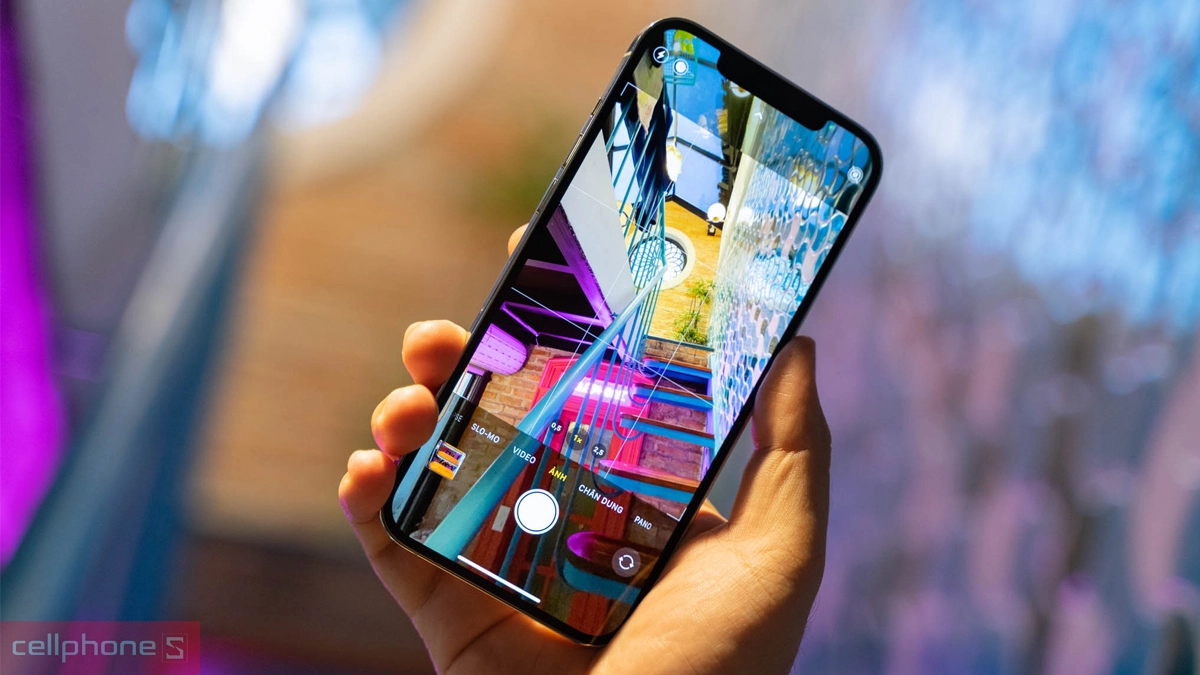 iPhone 12 Pro Max 256GB cũ xước cấn hỗ trợ quay chụp với độ rõ nét cao