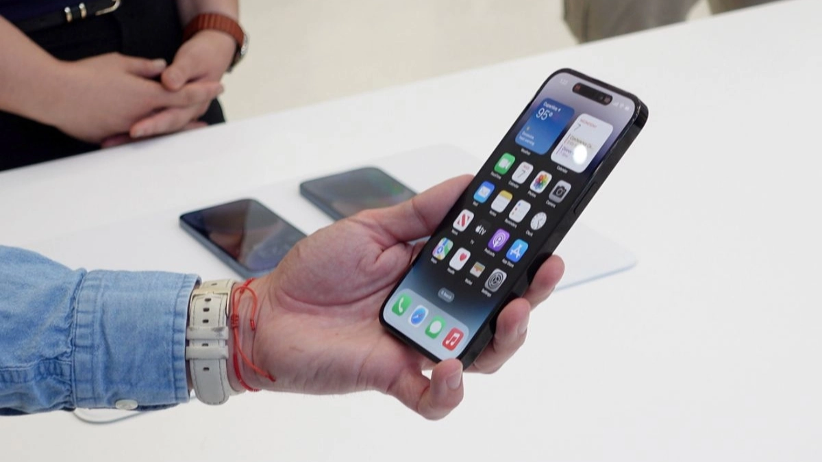 iOS trên iPhone 14 cũ