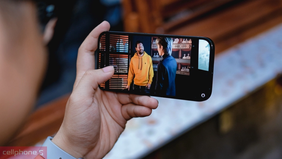 Màn hình OLED nét mượt trên iPhone 14 Pro 1TB cũ xước cấn