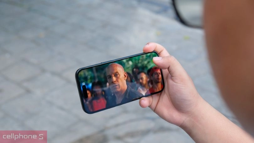 Pin iPhone 15 cũ xước cấn