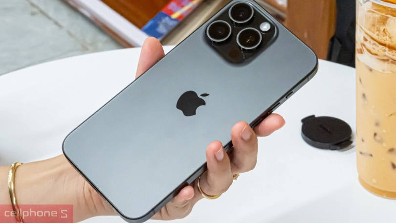 iPhone 15 Pro đổi bảo hành