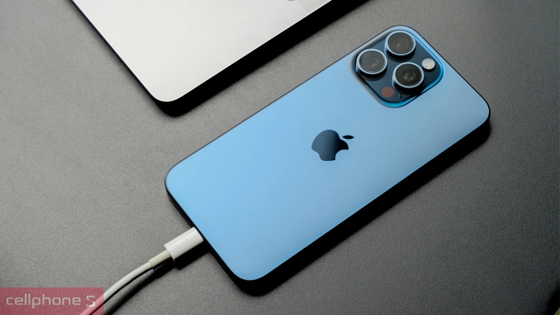 iPhone 15 Pro Max 512GB đổi bảo hành sở hữu thời lượng pin ấn tượng