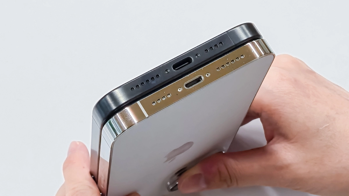 Vì sao nên mua iPhone 15 Pro Max cũ tại CellphoneS