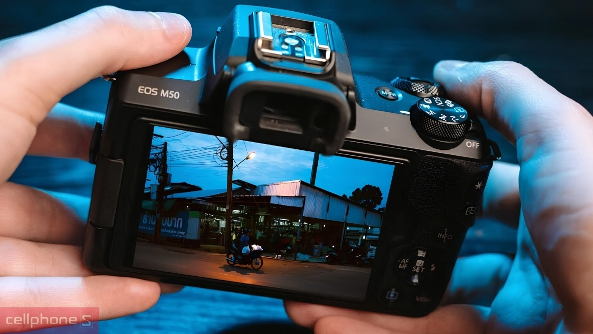 Camera cũ đáp ứng nhu cầu quay chụp video linh hoạt