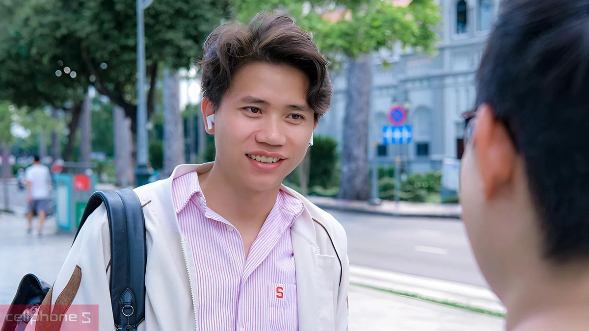 Thiết bị hỗ trợ phiên dịch tức thì, tự tin giao tiếp
